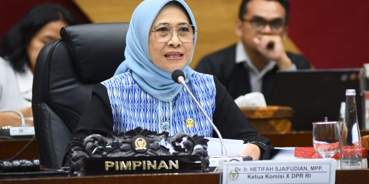 Dukung Sekolah Gratis SD dan SMP Setelah Putusan MK oleh Hetifah Sjaifudian