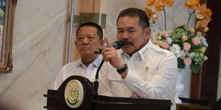 Isu Reshuffle: Airlangga Terkait Kasus CPO dan Pergantian Jaksa Agung