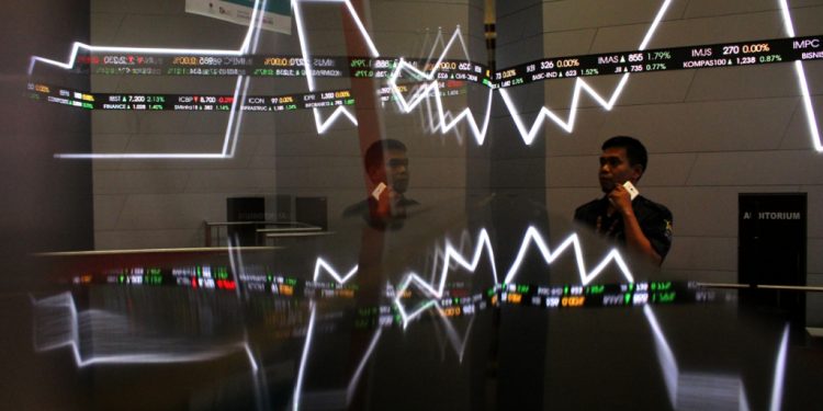 IHSG Menguat di Tengah Kelemahan Bursa Asia dan Tahan Gempuran