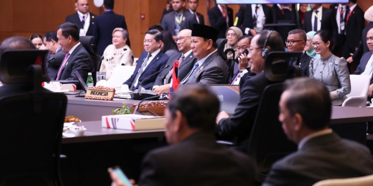 Presiden Prabowo Ikuti Sidang Pleno KTT ASEAN ke-46