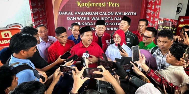 Saparudin dan Desy Ayutisma Daftarkan Diri ke KPU Pangkalpinang secara Resmi