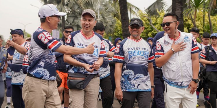 Ribuan Pelaut Meriahkan Fun Walk Hari Pelaut Sedunia di Ancol