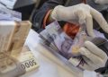 Rupiah dan IHSG Terkoreksi di Pembukaan Pagi Hari Ini