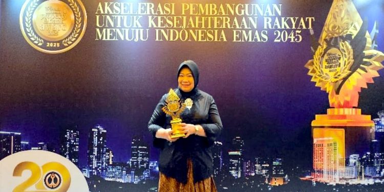 Siti Fauziah Terpilih sebagai Wanita Inspiratif di Institusi Negara