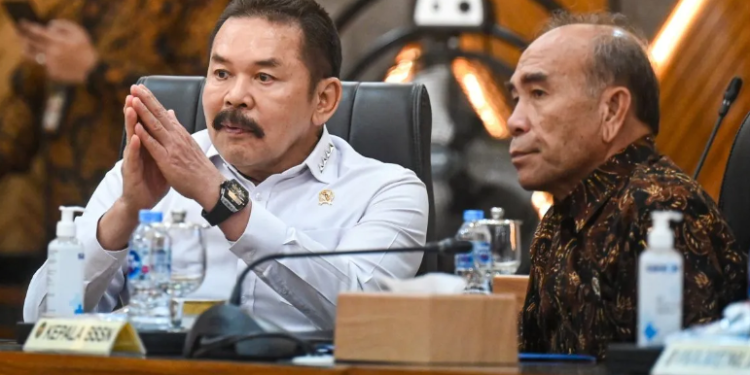 Jaksa Agung Tanggapi Isu Tentang Pengunduran Diri