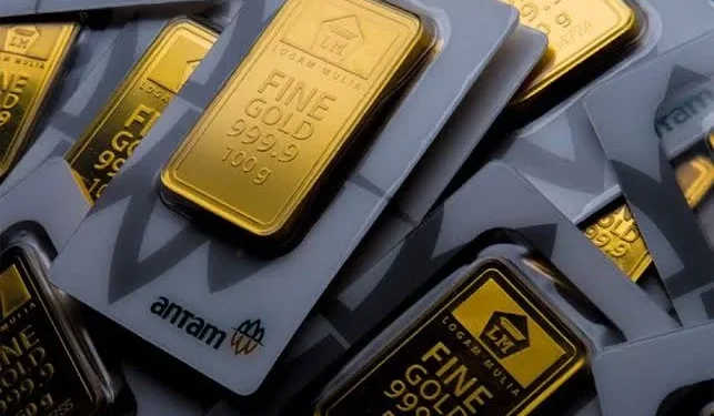 Harga Emas Antam Stabil di Rp1.942 Juta Per Gram