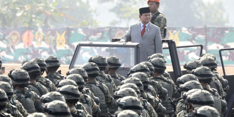 Survei Menunjukkan: Presiden dan TNI Lembaga Negara Paling Dipercaya Publik