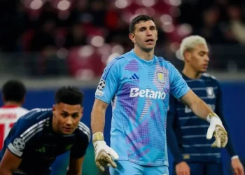 MU Tertarik Rekrut Emiliano Martinez dari Aston Villa