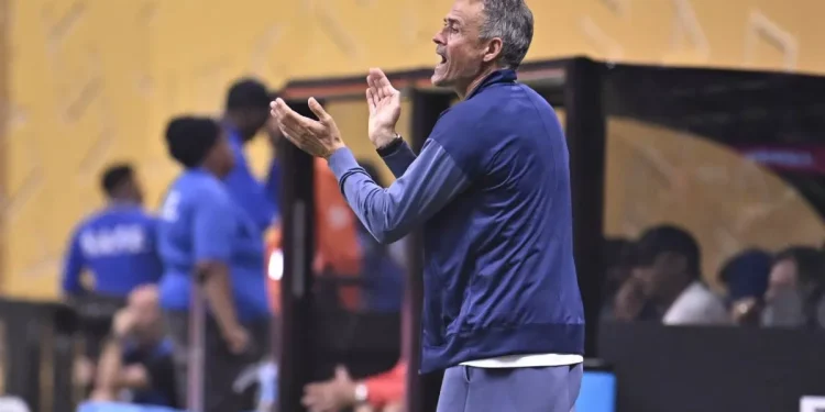 Luis Enrique Serang Joao Pedro Setelah Pertandingan Final Piala Dunia Antarklub