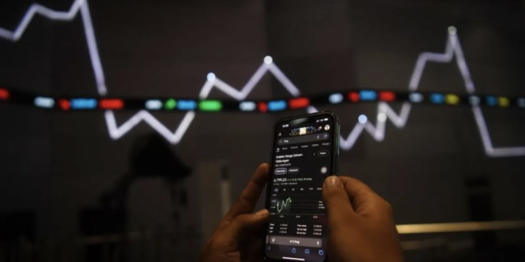 IHSG Menguat Sementara Rupiah Melemah