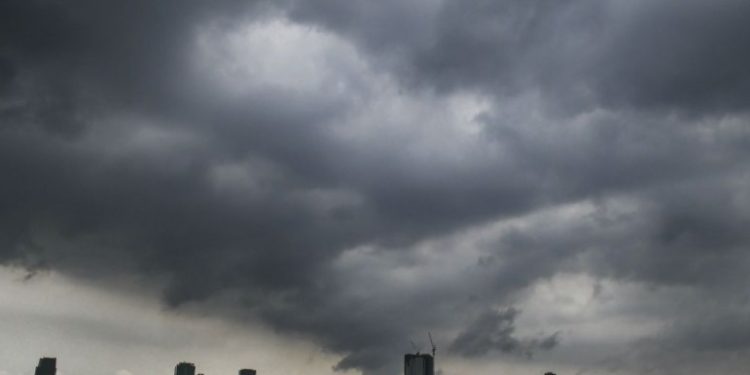 Peringatan BMKG Hujan, Petir, Gelombang Tinggi dan Banjir Rob di Beberapa Wilayah Indonesia