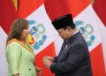 Prabowo dan Presiden Peru Kenang Momen Penghargaan Tertinggi 2024