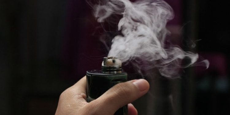 Anak Muda Jakarta Bersatu Aksi di CFD Tolak Acara World Vape Fair