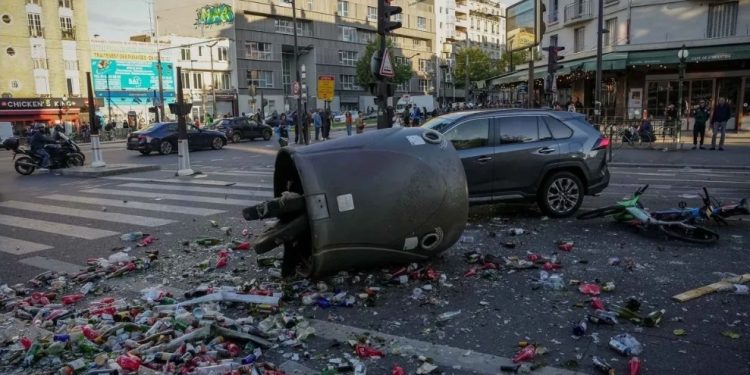 Prancis Tahan 675 Orang Karena Menolak Anggaran Negara