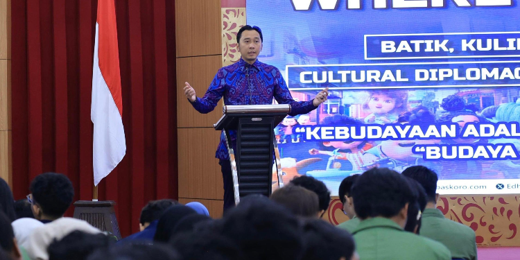 Dorongan Edhie Baskoro untuk Memperkuat Diplomasi Melalui Budaya dan Pendidikan UPNVJ