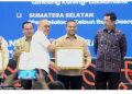 Gubernur Riau Terima Apresiasi Baperida 2025 dari BRIN