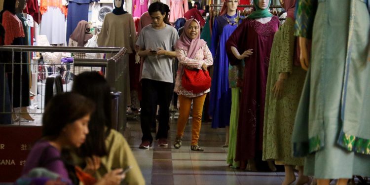 Tren Baru Kelas Menengah 2025 dalam Adaptasi Tekanan Ekonomi oleh Rojali dan Rohana