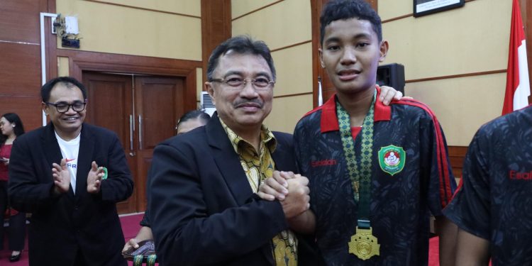 Wakil Wali Kota Bekasi Hadiri Pelantikan Pengurus Pertina untuk Meningkatkan Prestasi Tinju