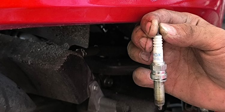 Cara Mendeteksi Busi Lemah dan Solusinya untuk Motor Brebet