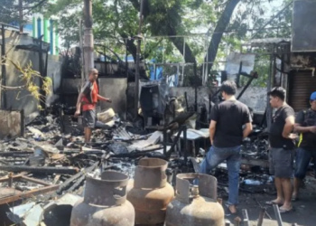 Kerusuhan Kalibata, 9 Kios dan 7 Kendaraan Terbakar oleh Massa