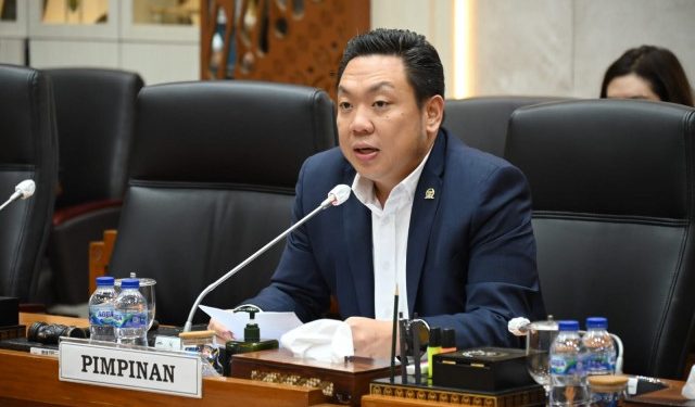 Korban Banjir Sumatera Diduga Keracunan, DPR Minta Kemenkes Segera Kirim Tim Respons Cepat