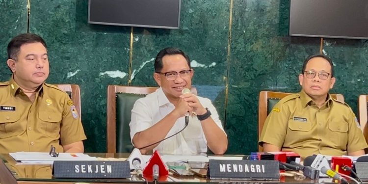 Bupati Mirwan MS Dibekukan Tiga Bulan dan Peringatan Penggunaan Anggaran Bencana