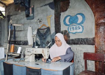 Melayani dengan Hati, ESG Tumbuh Bersama Pelaku Usaha Lokal Ibu-Ibu