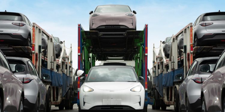 Geely Kirim 1000 Unit EX2 ke Diler Untuk Percepat Penyerahan Mobil Listrik ke Konsumen