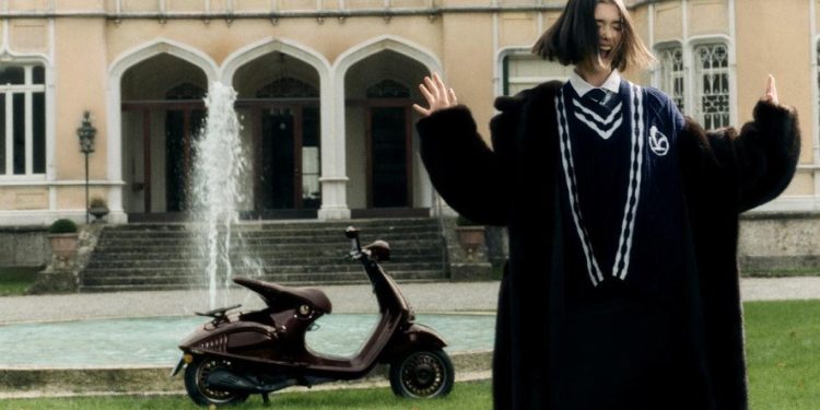 Vespa 946 Horse Resmi Hadir, Kombinasi Desain Ikonik dan Budaya Fashion