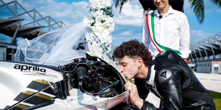Bezzecchi Perpanjang Kontrak, Aprilia Amankan Proyek Jangka Panjang RS-GP