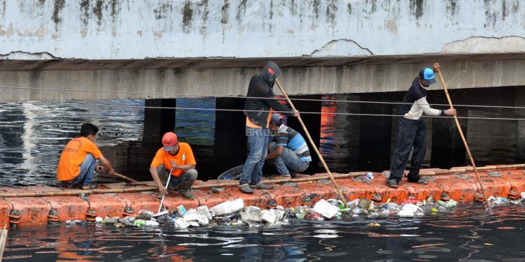 Dukung Fatwa MUI: Buang Sampah ke Sungai dan Laut Haram, Perlu Perubahan Perilaku