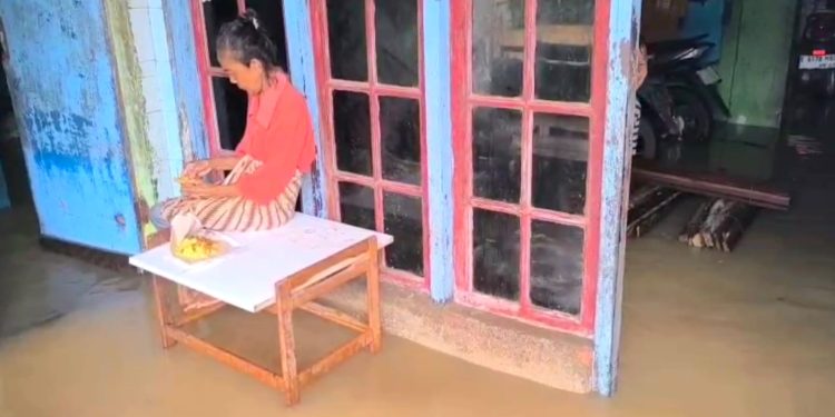 Hujan Deras Sebabkan Sungai Meluap dan Ribuan Rumah di Enam Kecamatan Kebanjiran
